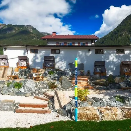 Zur Glücklichen Kuh Inn *
